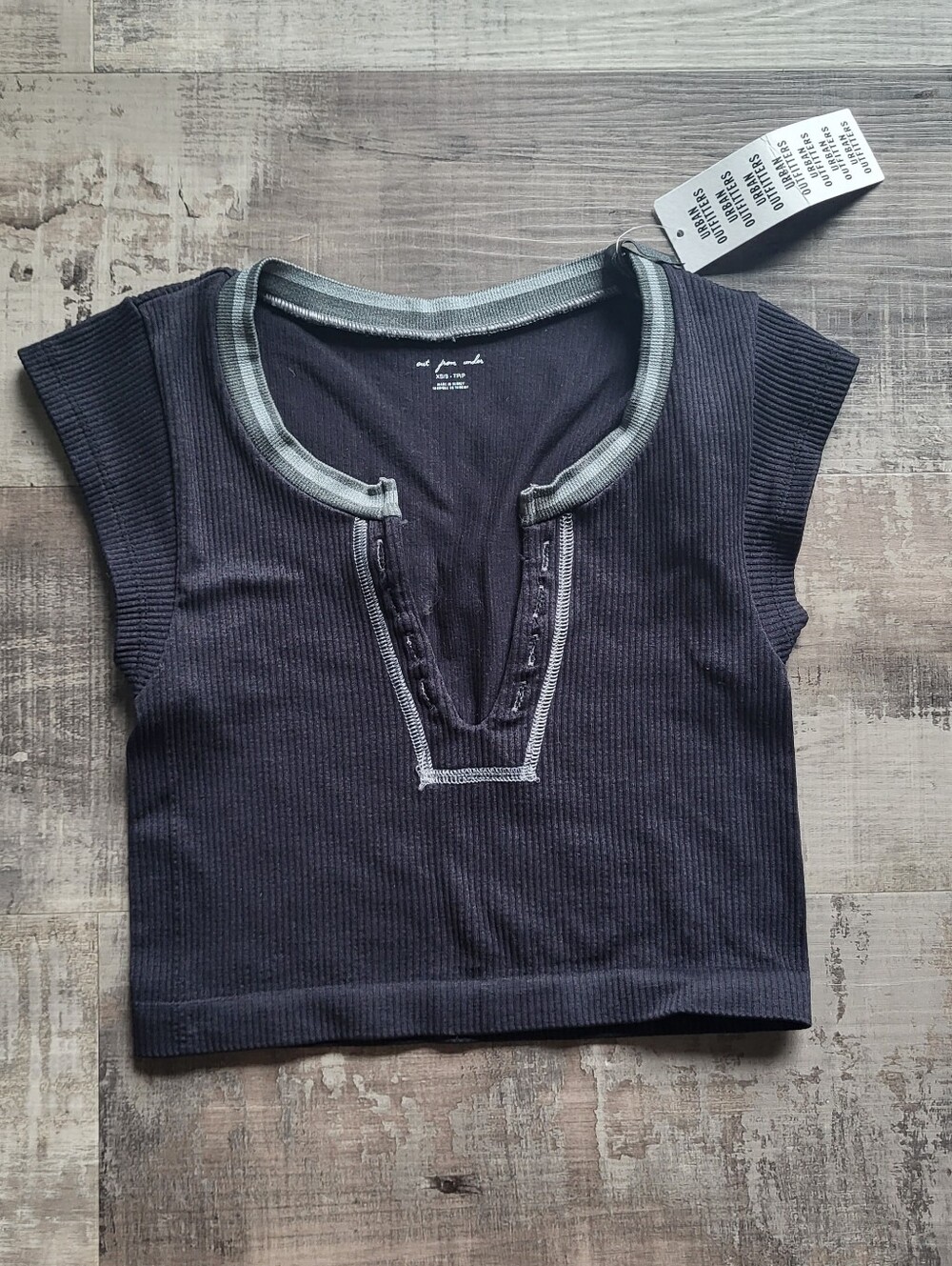NWT Out From Under Go For Gold Seamless Crop Top Black XS Ribbed Y2K